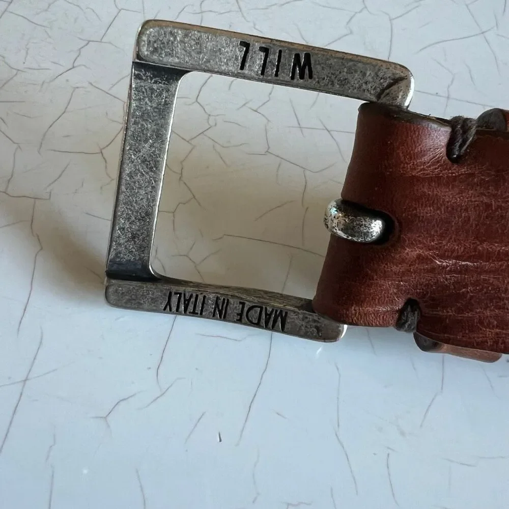 Will leather goods a vintage-style brown leather belt featuring embossed details